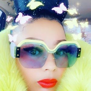 Meet your Posher, Amelia